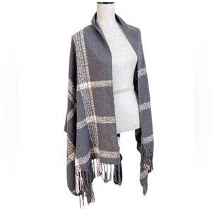 Maurices One Size Plaid Oversized Shrug Boucle Knit Fringe Poncho Textured Top